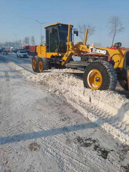 Более 3 000 дорожных рабочих заняты в снегоуборочных работах в Астане