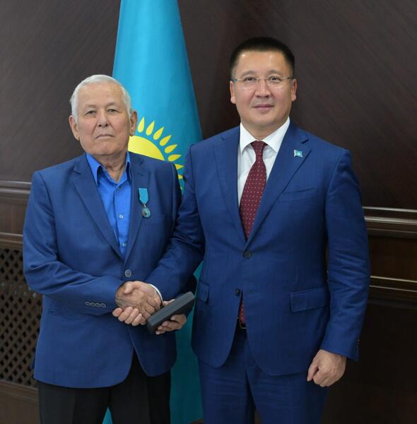 В Павлодарской области вручили медали в честь 30-летия Конституции