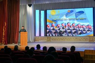 Минобороны разъясняет гражданам правила службы и социальные гарантии