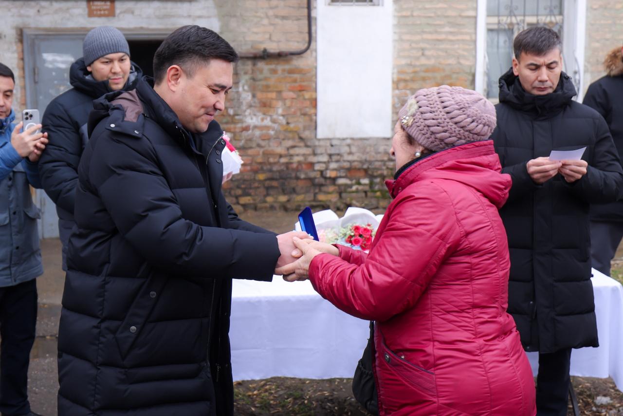 ЗЕЛЁНАЯ БАЛКА: СЕМЬИ ВЕТХОГО ЖИЛЬЯ ПЕРЕСЕЛИЛИ В ШЫМКЕНТЕ