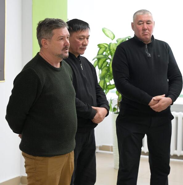 Аким Павлодарской области Асаин Байханов совершил рабочую поездку в Баянаульский район, где оценил ход реализации ключевых инфраструктурных, проектов