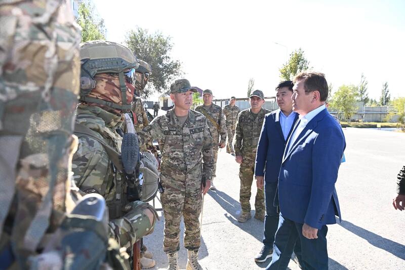 Глава региона ознакомился с работой воинских частей Кызылординского гарнизона