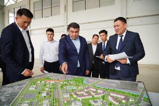 ТУРКЕСТАН: НА ОТКОРМОЧНОЙ ПЛОЩАДКЕ В САУРАНСКОМ РАЙОНЕ БУДЕТ СОЗДАНО ОКОЛО 600 НОВЫХ РАБОЧИХ МЕСТ