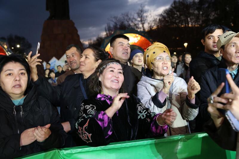 Площадь Абая остается центром праздничной атмосферы Наурыза в Алматы