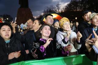 Площадь Абая остается центром праздничной атмосферы Наурыза в Алматы