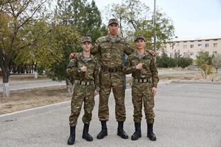 Самый высокий солдат служит в морской пехоте Казахстана