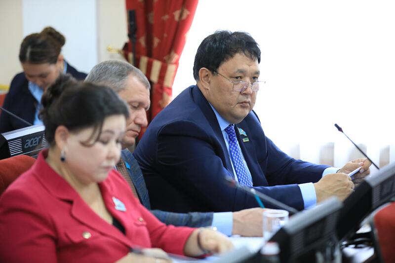 Асхат Шахаров поделился планами развития региона на сессии маслихата