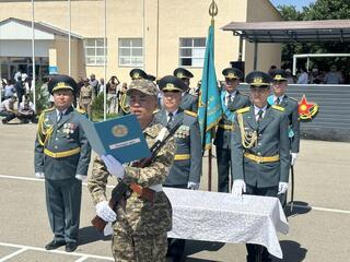 В день столетия Сагадата Нурмагамбетова молодые солдаты дали клятву на верность Родине