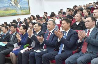 В КазНУ открылась литературная неделя «Шелковый путь»