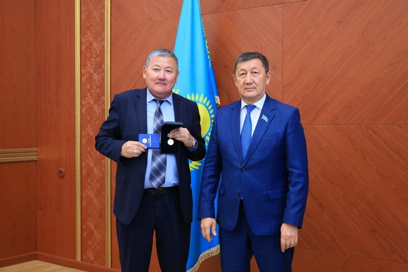 Ветеринаров Карагандинской области наградили в профессиональный праздник