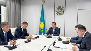 Айдарбек Сапаров провел личный прием граждан