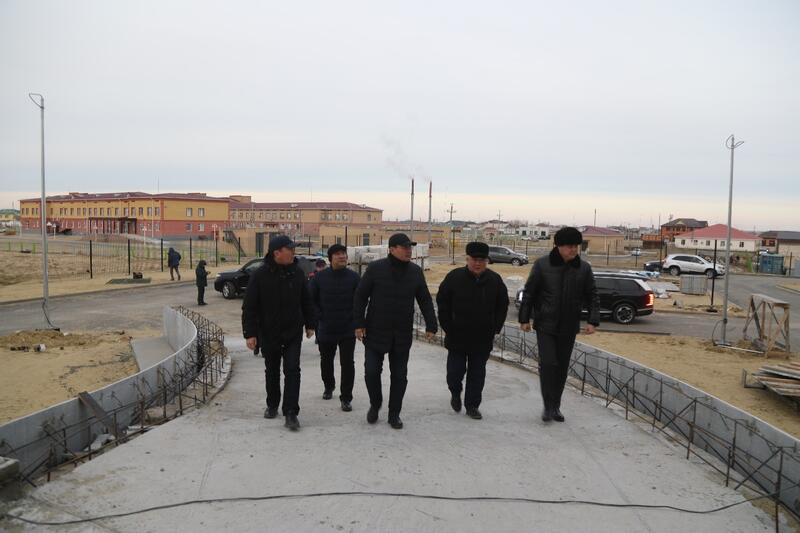 Заместитель акима области посетил строительные объекты в Арале