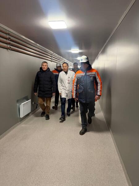 Заместитель акима Алматы проинспектировал строительство социальных объектов в Наурызбайском районе