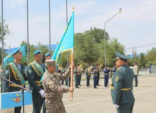 Боевое знамя вручено бригаде территориальной обороны области Жетысу