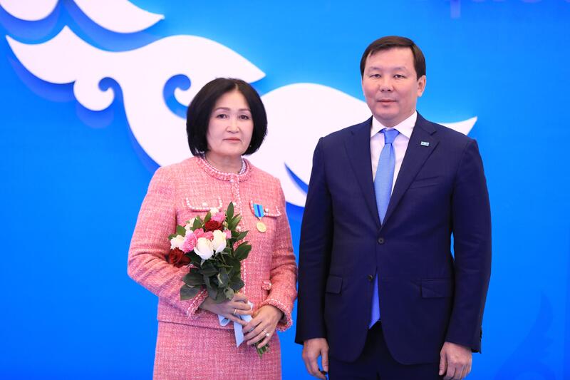 В День Республики актюбинцам вручили государственные награды