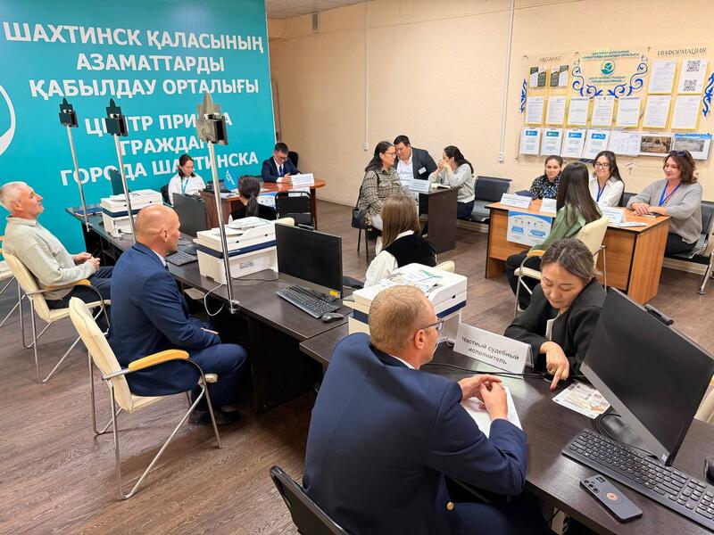 В Шахтинске прошел «День услугополучателей» и акция «Народный юрист»