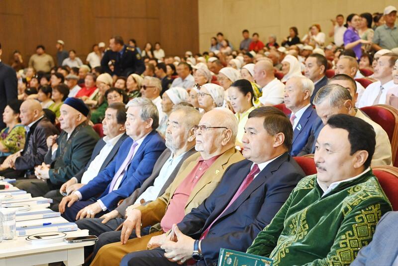 В Кызылорде завершился республиканский айтыс акынов