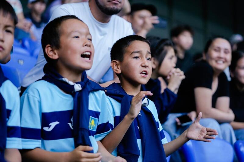 Молодёжь столицы провела необычный флешмоб ко Дню эколога