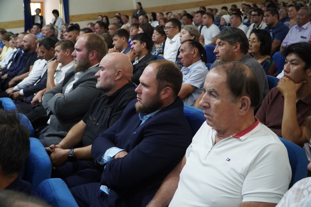 В Сандыктауском районе обсудили ключевые вопросы развития