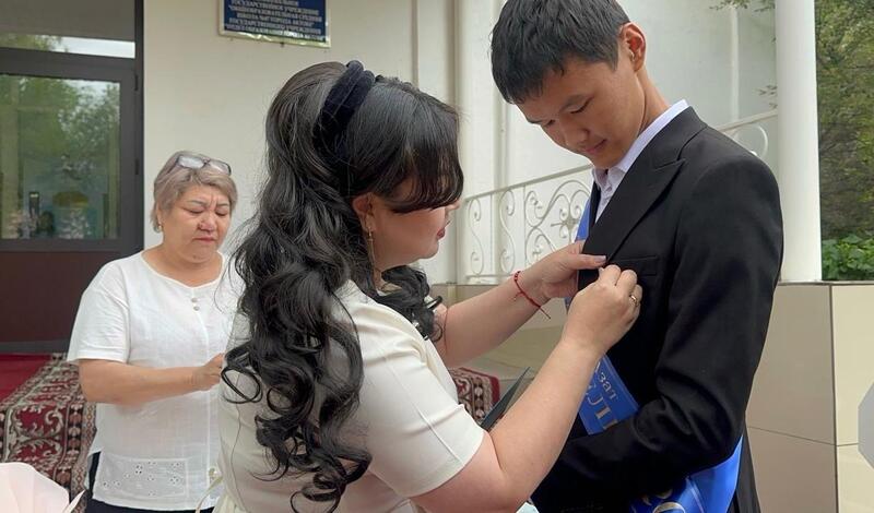 Вручение аттестатов выпускникам 2025 года