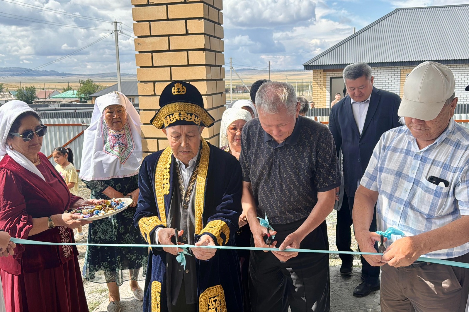 «Одноэтажный Восток»: в Уланском районе вручили ключи от новых домов