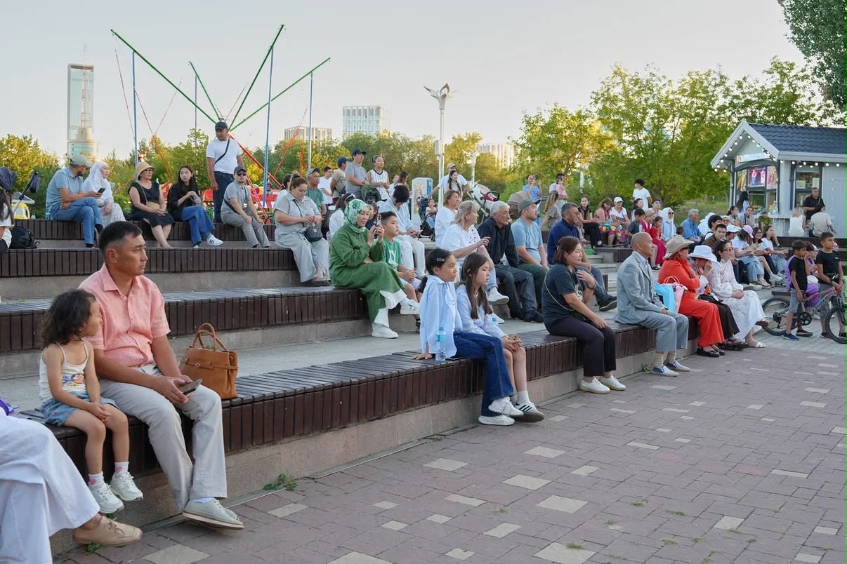 Акцию по повышению религиозной грамотности жителей ко Дню Абая провели в столичном парке