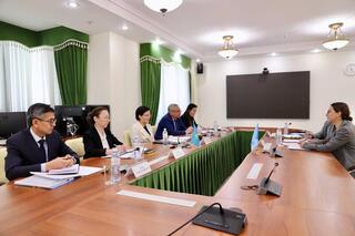 С. Жакупова встретилась с представителем «ООН-женщины» Д. Гувен Гурес