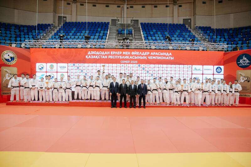 Спортсмены области Абай стали чемпионами в смешанном командном первенстве по дзюдо