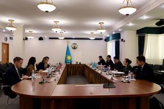 А. Ертаев встретился с заместителем помощника Торгового представителя США О. Латчин