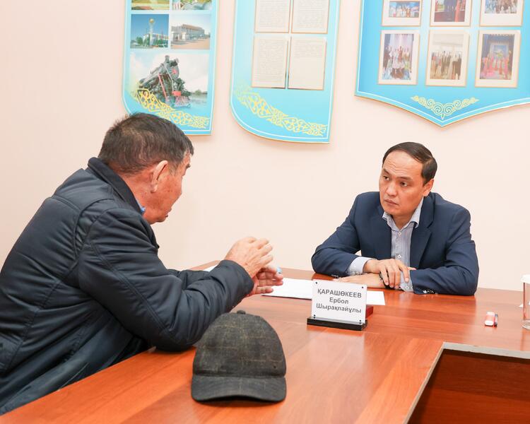Ербол Карашукеев встретился с жителями сельских округов Шуского района