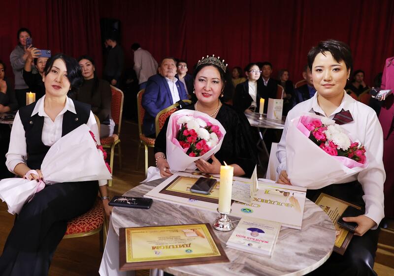 Ербол Карашукеев наградил победителей II республиканского литературного конкурса «Асқақ рухты Әулиеата»