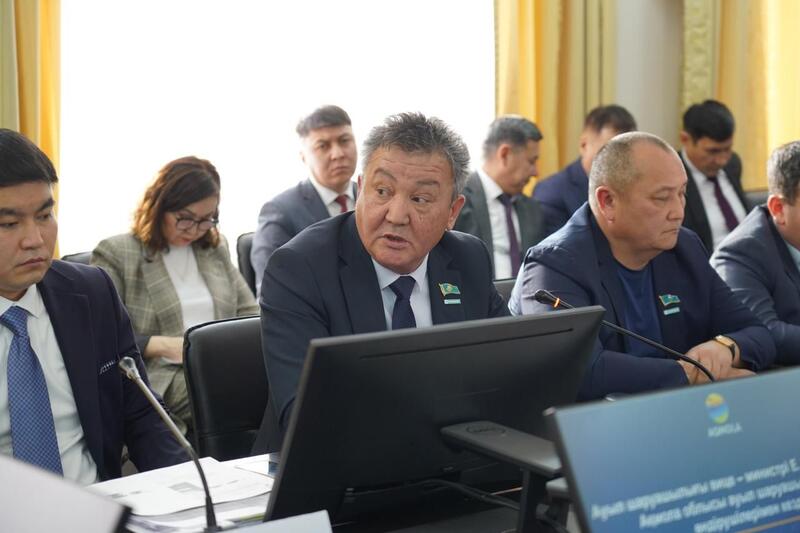 Ермек Кенжеханұлы провел встречу с населением Акмолинской области