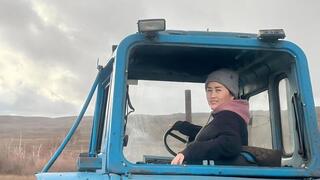 Из бухгалтеров в трактористки: жительница Шетского района ломает стереотипы