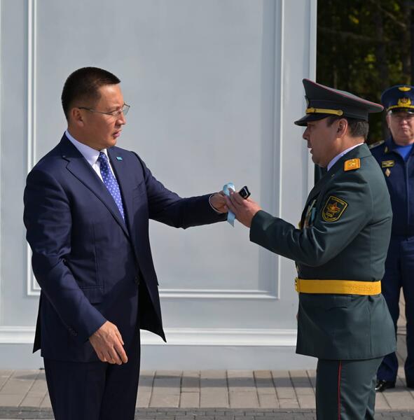 В Павлодаре проводили на срочную службу новобранцев осеннего призыва
