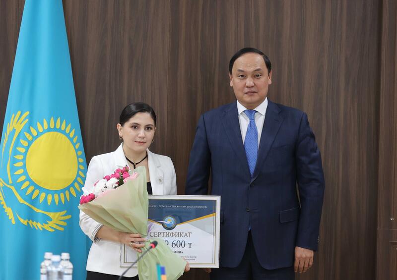 Лучших педагогов наградили в Жамбылской области