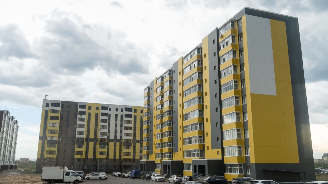 В Усть-Каменогорске 136 семьям вручили ключи от квартир