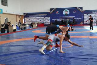 В ТУРКЕСТАНЕ СТАРТОВАЛ МЕЖДУНАРОДНЫЙ ТУРНИР ПО БОРЬБЕ ПАМЯТИ САБЫРА РАХИМОВА