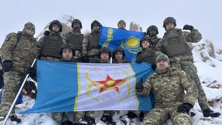 Курсанты силовых вузов покорили 3500-метровый пик в Заилийском Алатау