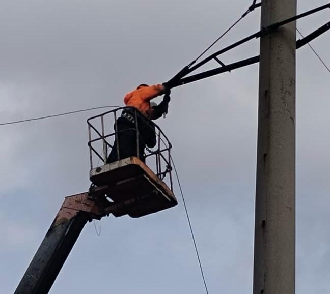 В селе Кайынды проводят ремонт электросетей