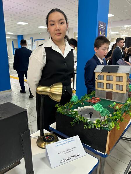 Столичные школьники изобрели экологический фонтан, работающий на солнечной энергии