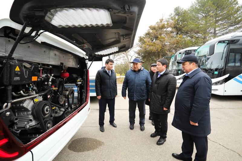 В Актау предприятию MAЭK вручили 20 автобусов