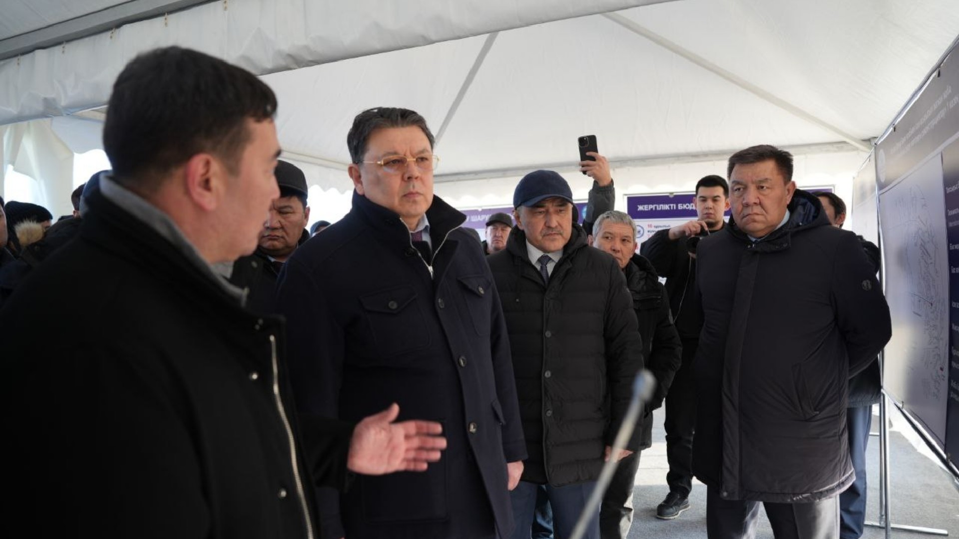 Лимиты водопользования, строительство водохранилищ, поддержка сельского предпринимательства: Канат Бозумбаев посетил область Жетісу