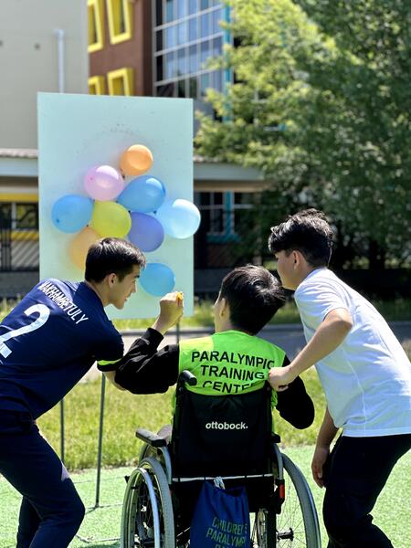 День защиты детей: инклюзивные спортивные состязания провели в Астане