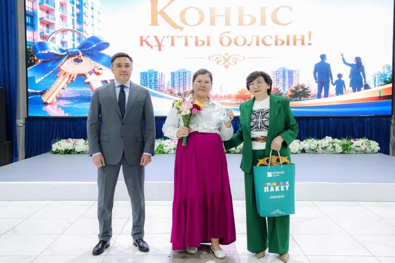 В ШЫМКЕНТЕ 100 СЕМЕЙ ПОЛУЧИЛИ КЛЮЧИ ОТ НОВЫХ КВАРТИР