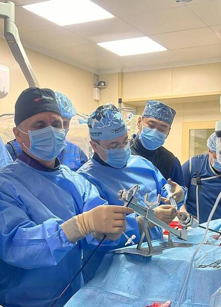 В НИИ КАРДИОЛОГИИ И ВНУТРЕННИХ БОЛЕЗНЕЙ ПРОВЕДЕНЫ УНИКАЛЬНЫЕ ОПЕРАЦИИ ПО ТЕХНОЛОГИИ TEER