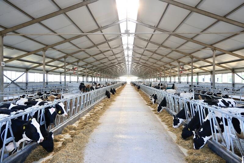 Олжас Бектенов в Карагандинской области проверил реализацию поручений Президента по развитию промышленности, ЖКХ и АПК