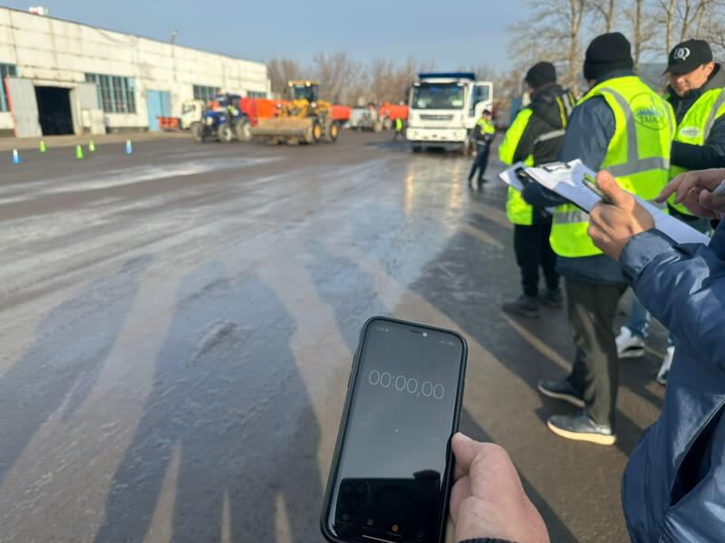 Год рабочих профессий: лучших водителя техники и механизатора определяли в Астане