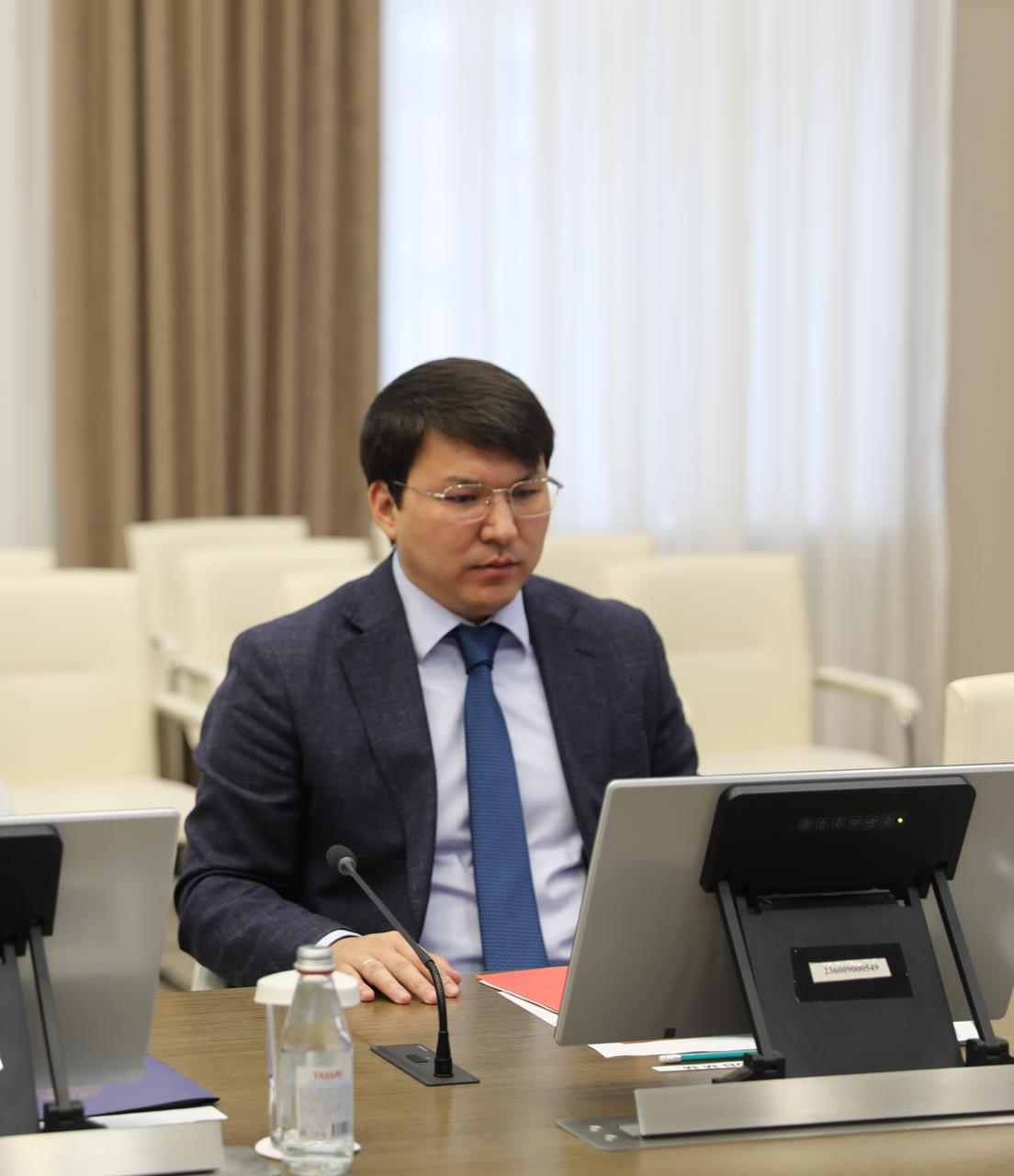 В Актюбинской области утверждена дорожная карта по поддержке молодежи на 2026 год