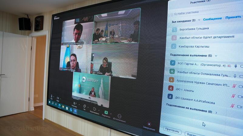 Министр юстиции Республики Казахстан Ерлан Сарсембаев провел прием граждан на площадке общественной приемной партии AMANAT