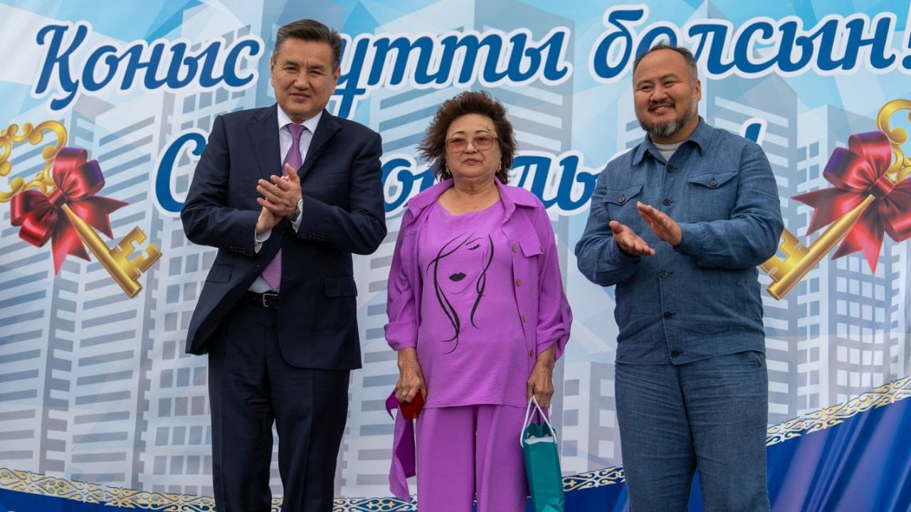 В Усть-Каменогорске 136 семьям вручили ключи от квартир